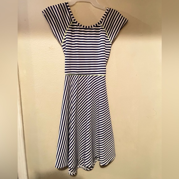 Little Girls dress - Picture 1 of 1